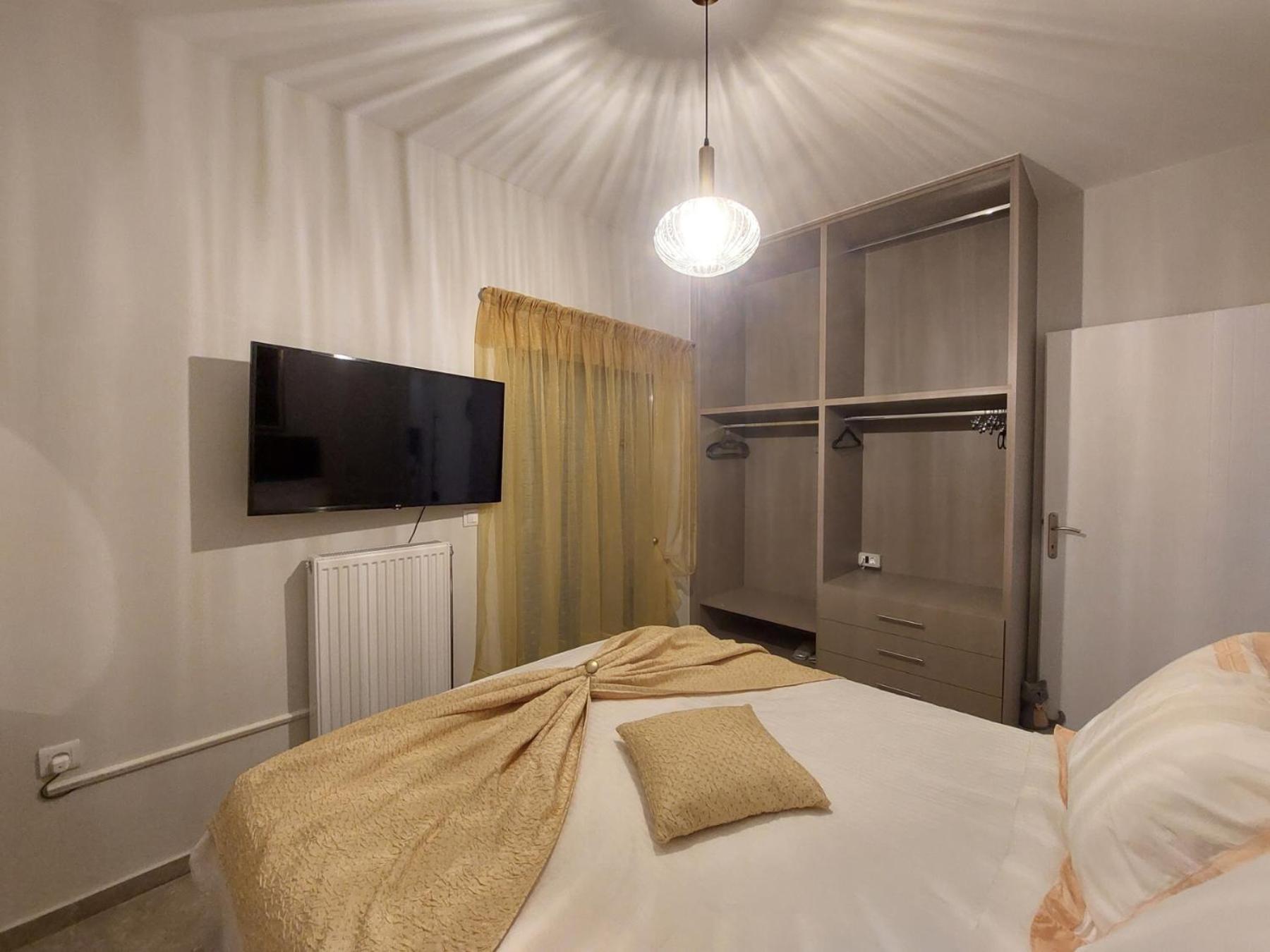 Alpha 4 * Nafplio